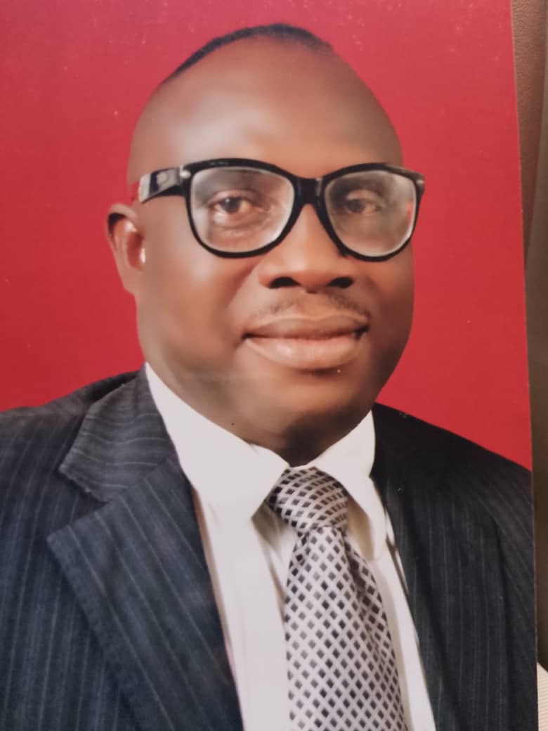 Councillor showers praise on Council Boss