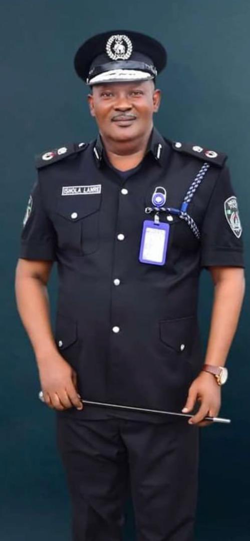 Breaking: New Lagos State Police Commissioner Ishola Olanrewaju, assumes office at the State Command headquarters