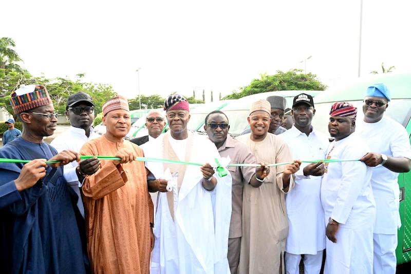 FG Hands Over 64 CNG Buses To Labour Unions, NANS