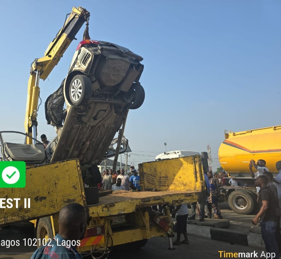 How Man Cheated Death after A 40ft Container Fell On Top Of His Car