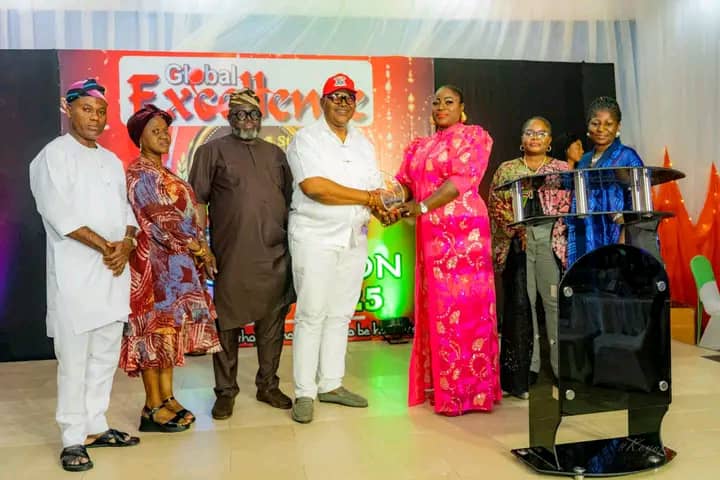 Benson- Awoyinka Receives Best Commissioner Award At 2025 Excellence Recognition Awards.