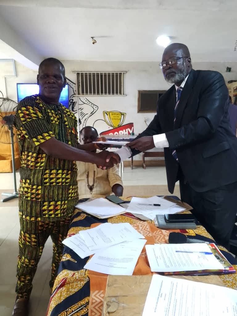 Samson Oyeniyi heads the rebirth publishers, authors association