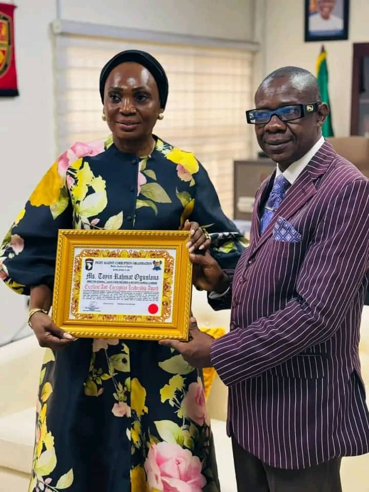 LASRAB DG Receives Anti Corruption Honour